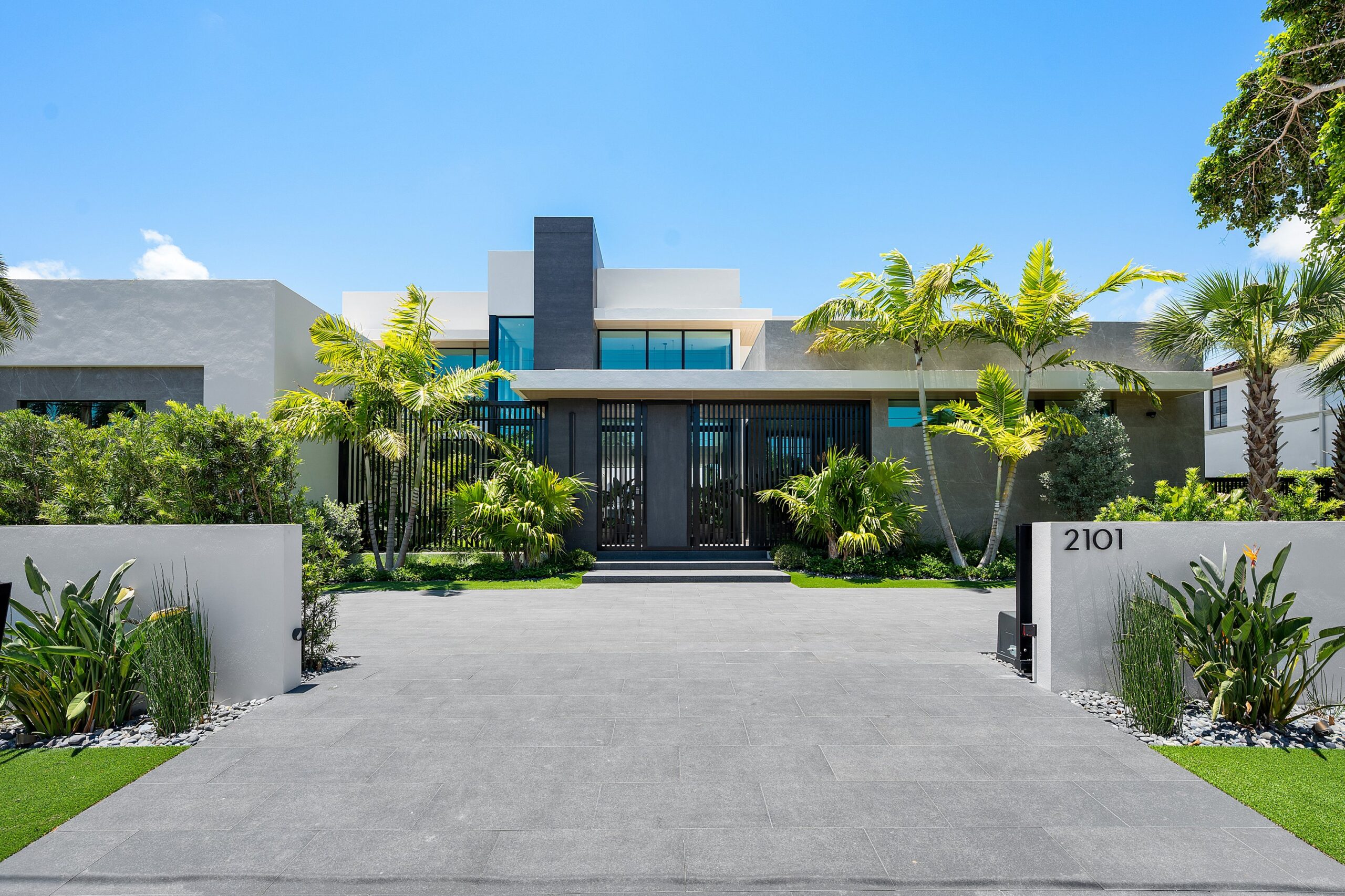 Tropical Modern Residence – East Boca Raton, Florida